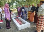 Kenang Jasa Pahlawan, Pemkab Luwu Tabur Bunga di Makam Opu Dg. Risaju