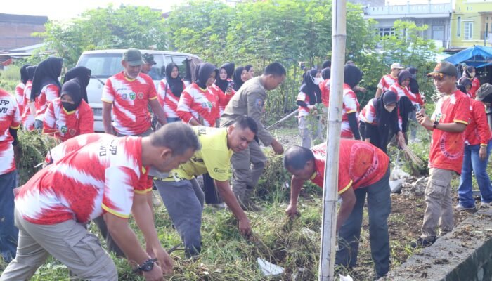 Gerakan Jumat Bersih, Bupati Luwu Ajak Warga Jaga Kebersihan