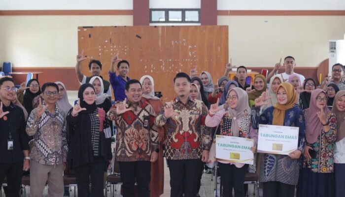 Wabup Luwu: UMKM Harus Cerdas Finansial di Tengah Maraknya Pinjol Ilegal