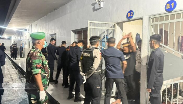 Razia Malam Lapas Palopo, Barang Terlarang Diamankan, Narkoba Nihil