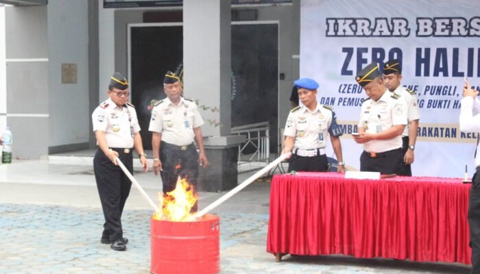 Perang terhadap HALINAR, Lapas Palopo Musnahkan 44 Handphone Sitaan