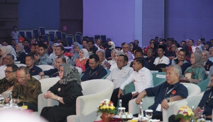 Bupati Luwu Soroti Peran Strategis Alumni di Mubes IKA Unhas 2026