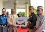 MDA Distribusikan Ratusan Fasilitas Belajar untuk Siswa Luwu