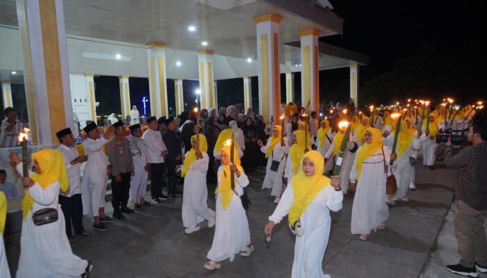 Cahaya Obor Terangi Belopa, Ribuan Warga Sambut Tahun Baru Islam 1448 Hijriah