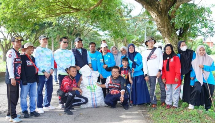 Bupati Luwu Pimpin Aksi Bersih Lingkungan, 2,7 Ton Sampah Terangkut