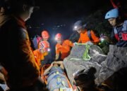 Dramatis! Pendaki Alami Patah Kaki di Gunung Bulu Saukang, Dievakuasi Selama Berjam-jam