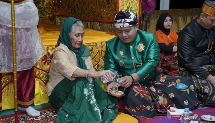 Khidmat! Luwu Gelar Ritual Adat Maddoja Roja, Warisan Leluhur Sambut HUT ke-67