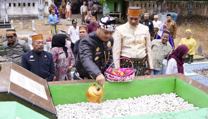Peringati HUT ke-67, Pemkab Luwu Ziarah ke Makam Pahlawan dan Tokoh Daerah