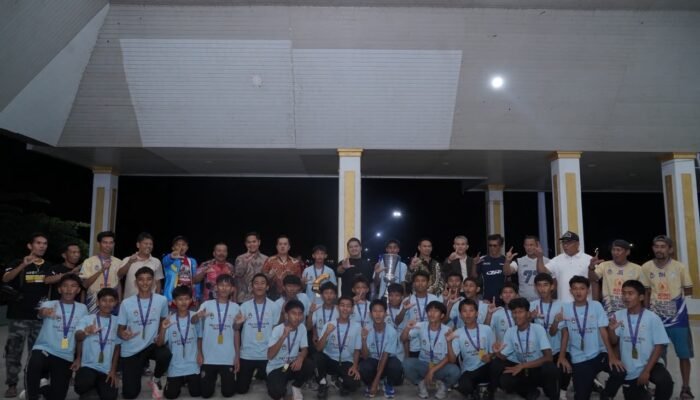 Wabup Luwu Apresiasi PS Luwu U-15 yang Sabet Juara Piala Suratin