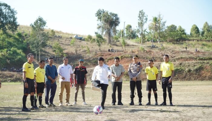 Wabup Luwu Buka Turnamen Pesta Panen Desa Binturu, Diikuti Puluhan Klub