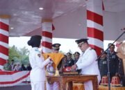 Khidmat, Wakil Bupati Luwu Pimpin Upacara Penurunan Bendera HUT ke-81 RI
