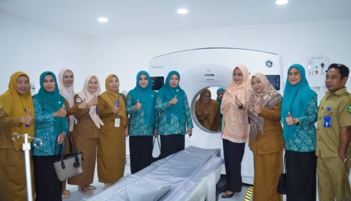 Kurniah Patahuddin Tinjau Pelayanan UHC Prioritas di RSUD Batara Guru