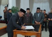 Lantik 33 Pejabat Pemkab Luwu, Patahudding Tegaskan Evaluasi Kinerja ASN
